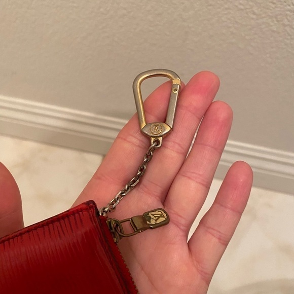 LOUIS VUITTON RED EPI KEY CLES KEY CHAIN​​​​​​ - Picture 5 of 10